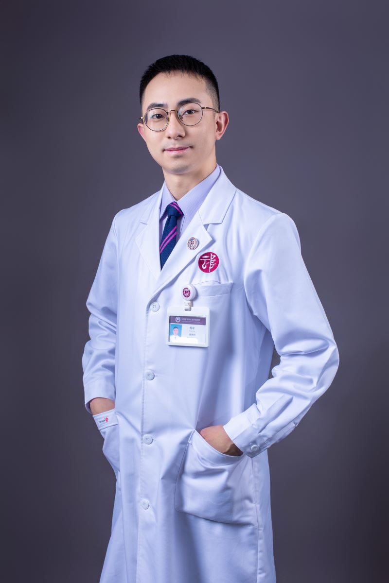 杨靖